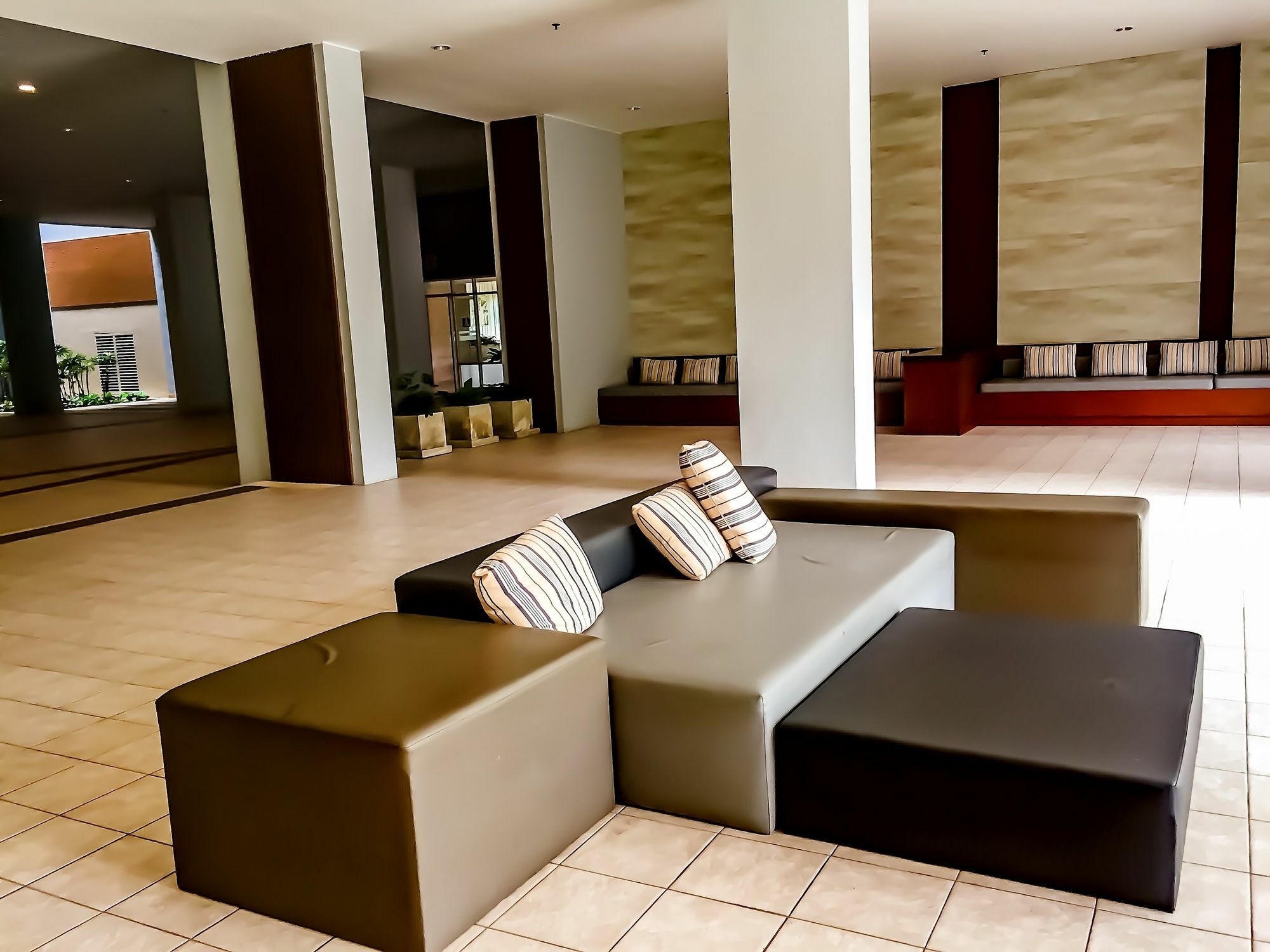 Lumpini Seaview Jomtien By Parikal Hotel Exterior foto